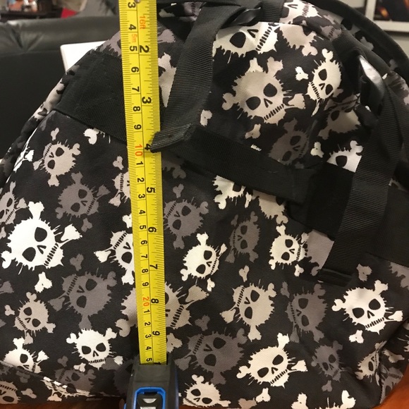 YakPak Skull Duffle Bag - Picture 9 of 9